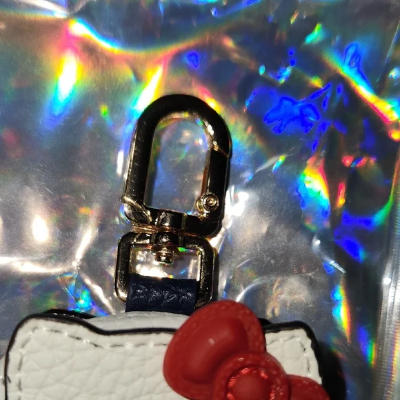 Hello Kitty White and Red Coin Purse - Picture 2 of 6